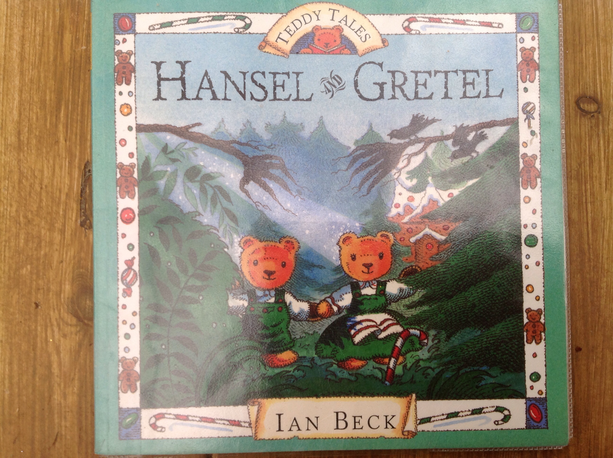 Hansel and Gretel storybook theme gingerbread houses. – Crafty Souls Together